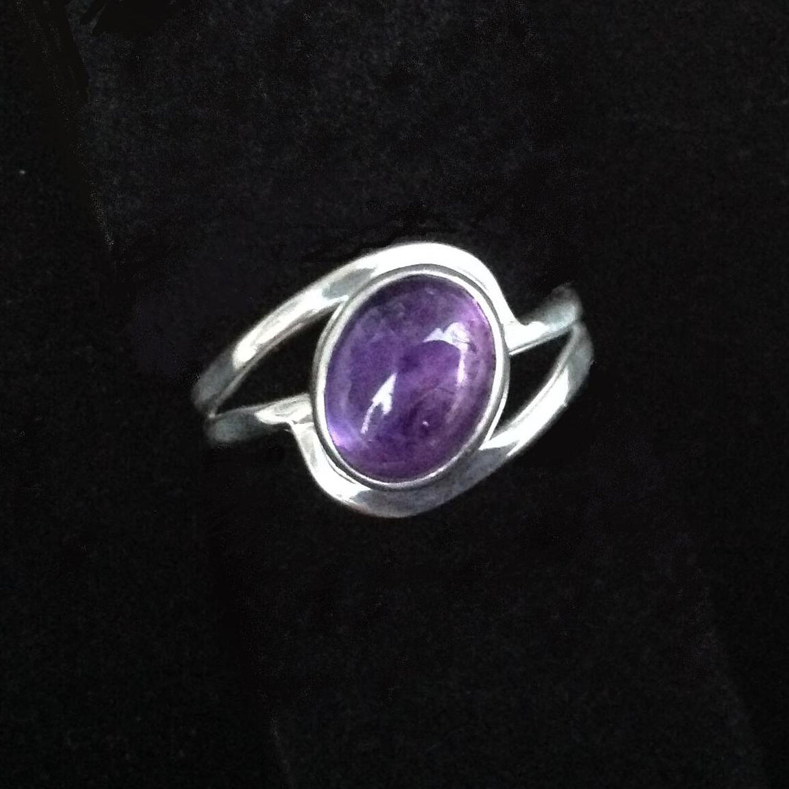 BEZEL CABOCHON RING