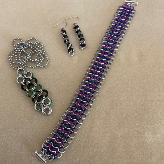 A TRIO OF CHAINMAILLE WEAVES