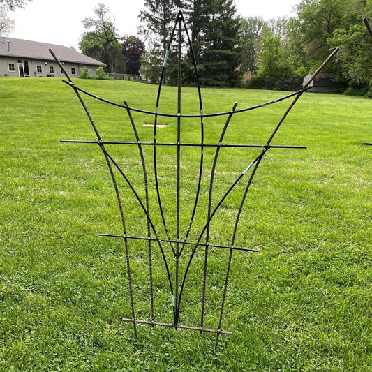 METAL YARD ART/ TRELLIS